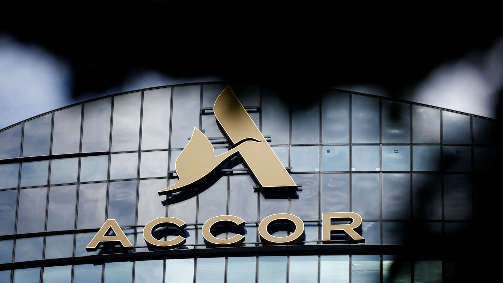 Thumbnail for Rotana partners Abu Dhabi Hospitality Academy – Les Roches to cultivate local talent